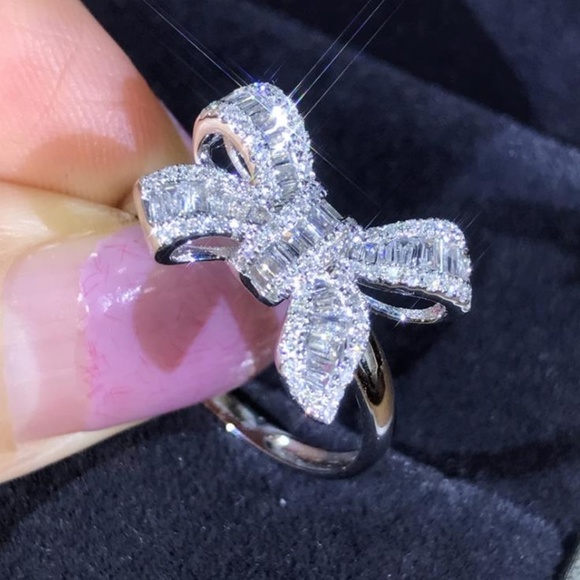 *NEW 925 Sterling Silver Diamond Baguette Bow Ring